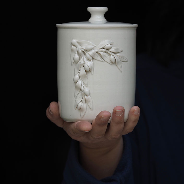 Porcelaine object by Katharina Bolesch